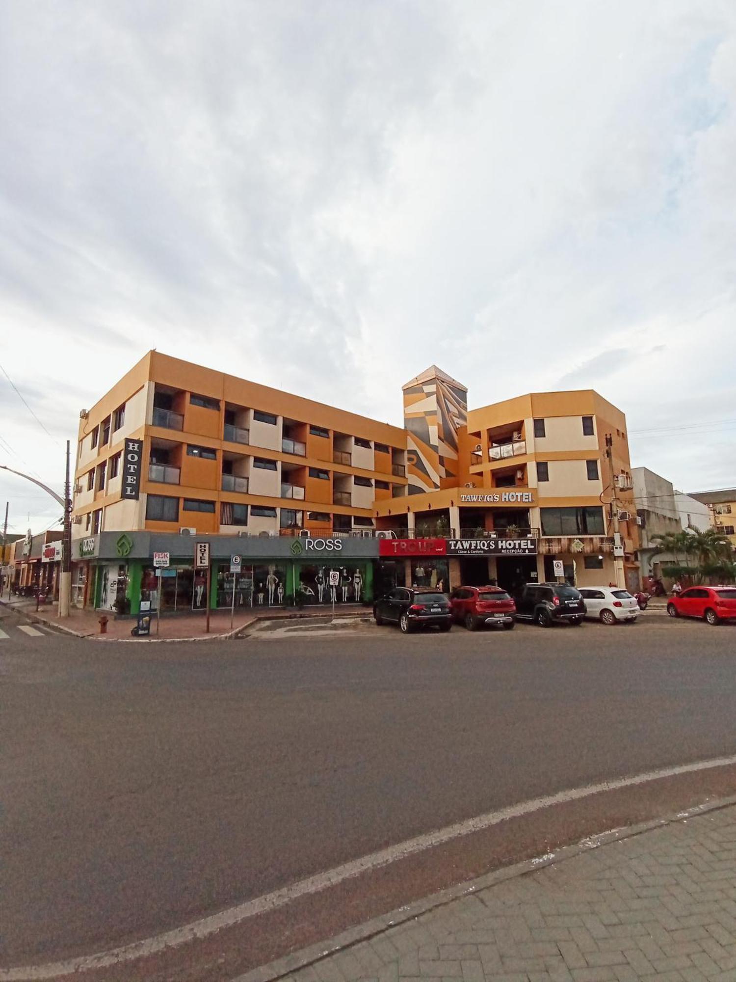 Tawfiqs Hotel Barra do Garcas Exterior photo
