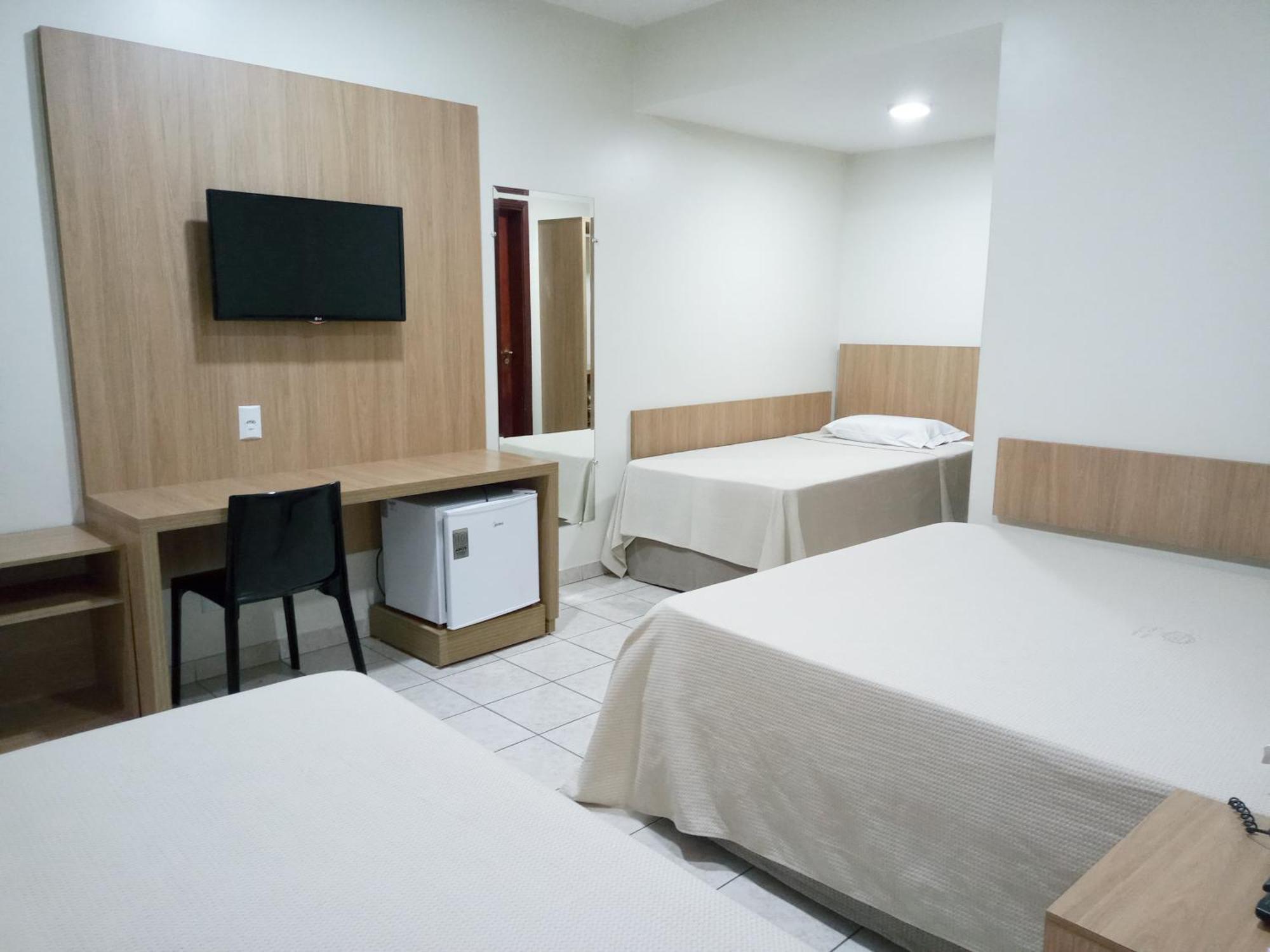 Tawfiqs Hotel Barra do Garcas Exterior photo