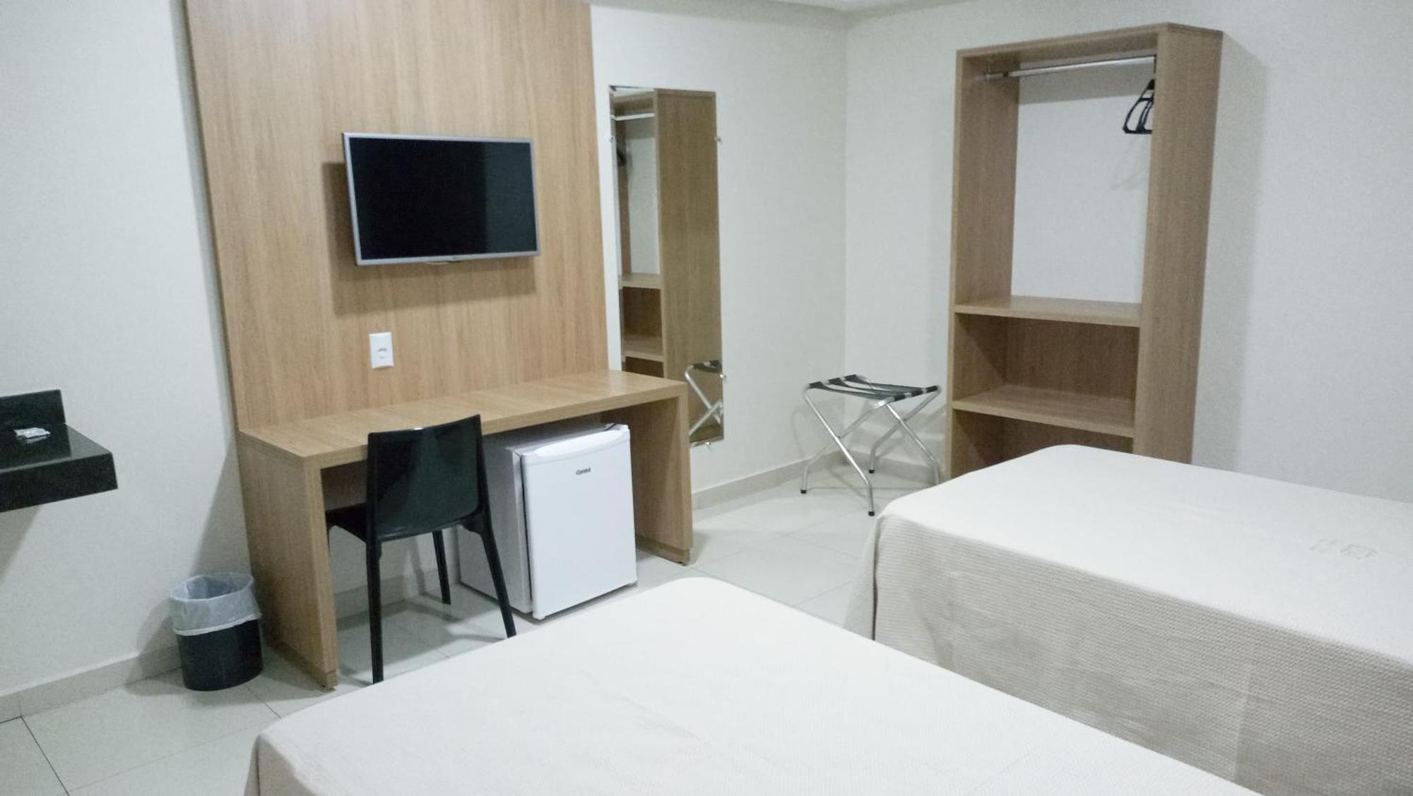 Tawfiqs Hotel Barra do Garcas Exterior photo