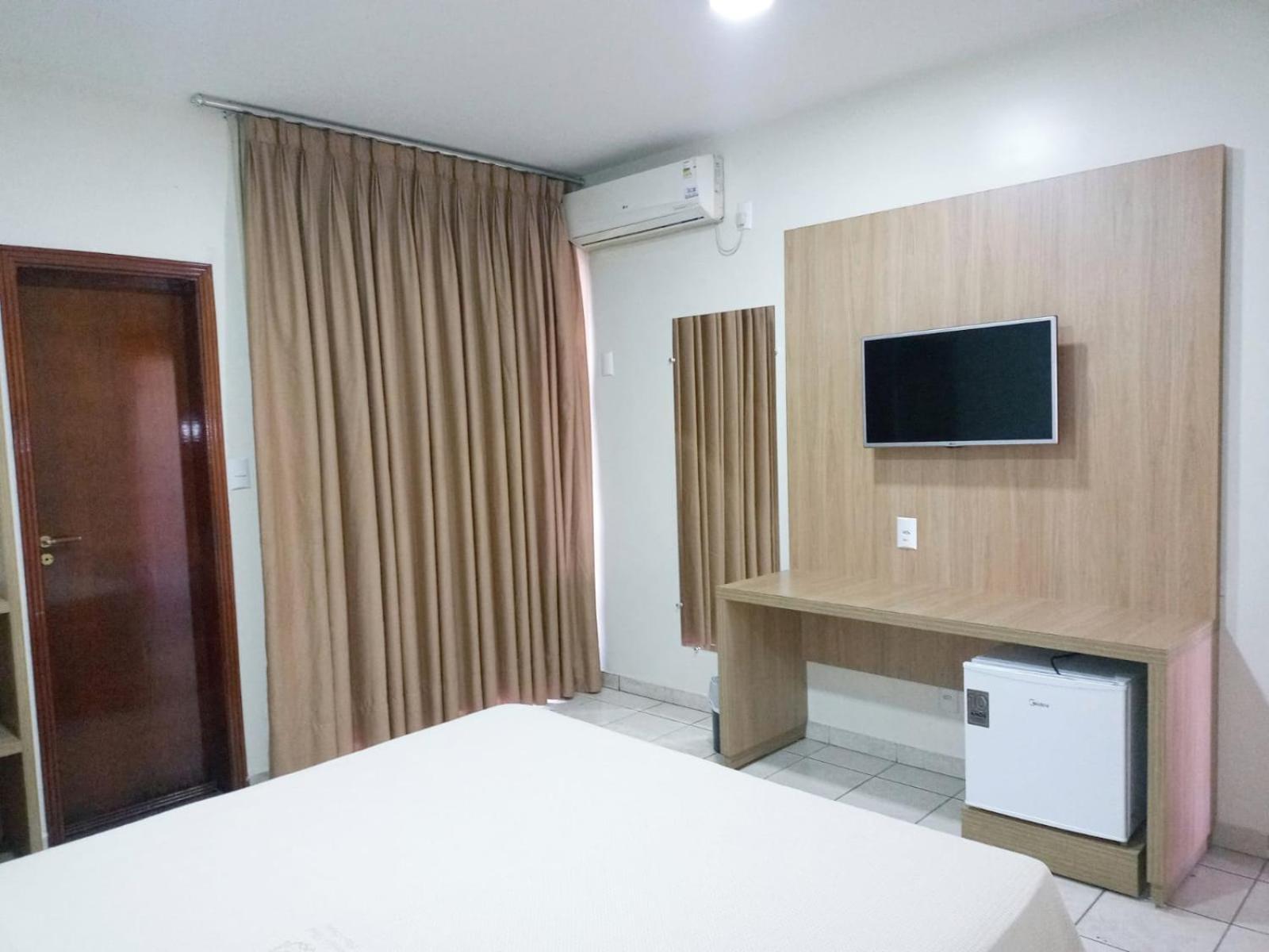 Tawfiqs Hotel Barra do Garcas Exterior photo
